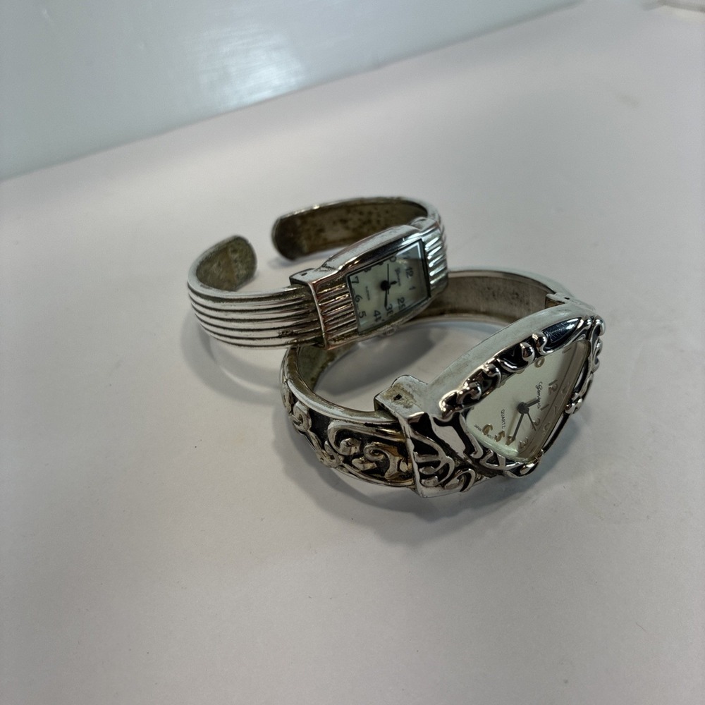 2 Watch Lot Geneva Platinum Silver Toned Bracelets Triangular Rectangle Shaped - Picture 10 of 16